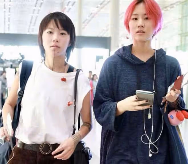 竇唯21歲小女兒登台演出!酷勁十足被指像王菲,媽媽曾小三上位