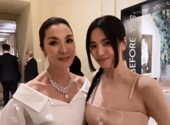 紐約這一夜,國際紅毯上的宋慧喬,將韓女星的短板展現得淋漓盡致