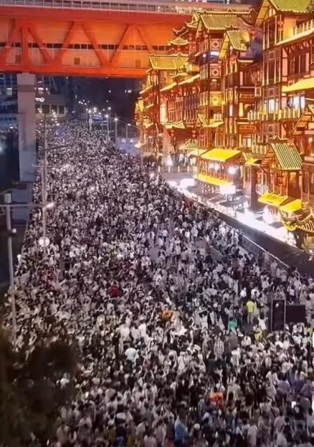 廣西這一夜,撕下了李亞鵬經商23年來的遮羞布,精英人設徹底崩塌