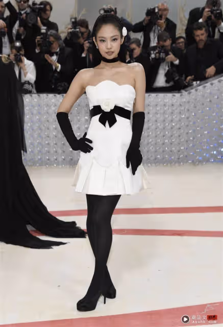 宋慧喬臉貼Jennie同框了!「高顏值合照」流出 全網震撼:太養眼