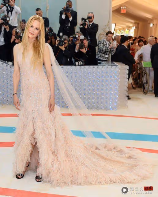 Met Gala/妮可基嫚致敬成標竿!女星「禮服4字」網傻眼:老佛爺氣死