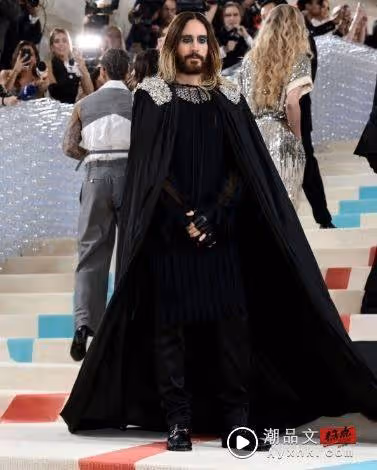 Met Gala/驚現「老佛爺愛貓」!亂入時尚盛典吸眼球 網笑翻:話題焦點