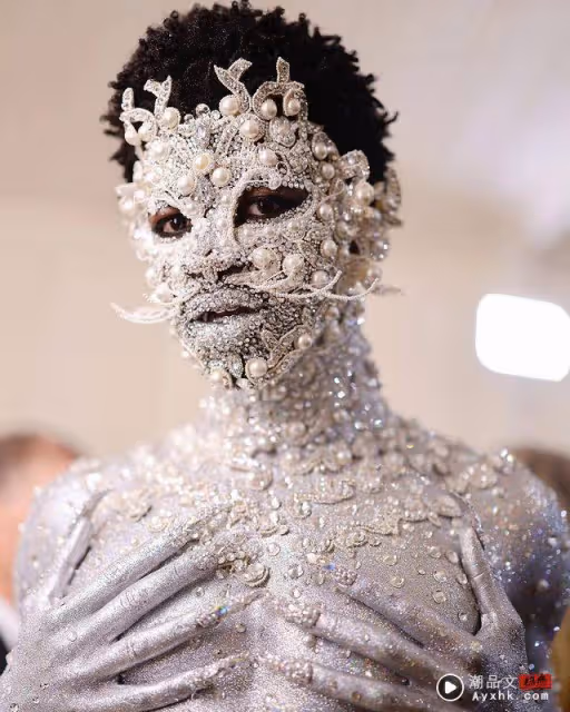 Met Gala／驚現「老佛爺愛貓」！亂入時尚盛典吸眼球　網笑翻：話題焦點