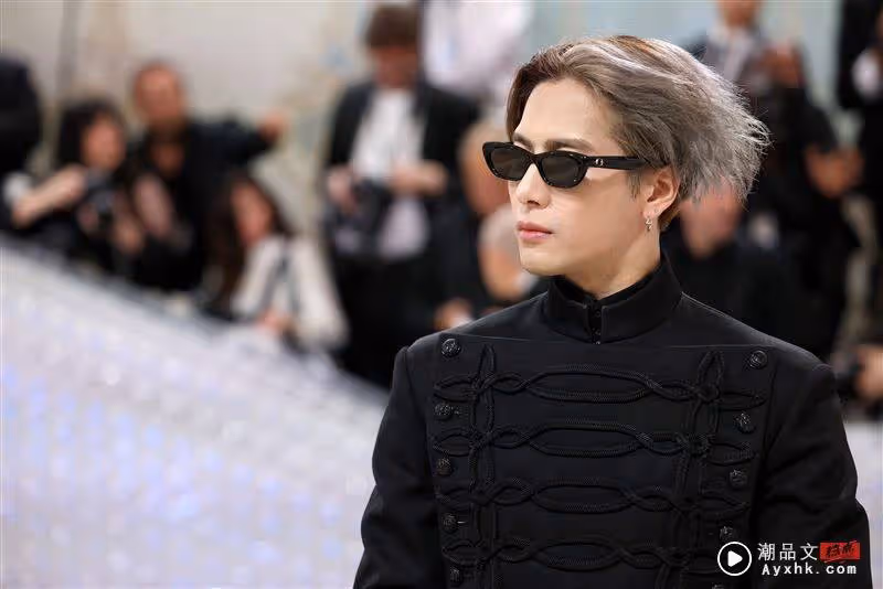 男星成「Met Gala第一帥」!全黑造型網贊翻 「牽手楊紫瓊」成亮點
