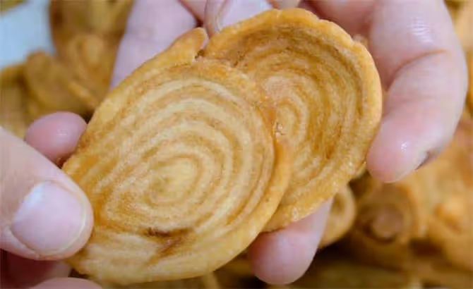 貓耳朵家常做法,放冰箱凍一凍,金黃酥脆又香甜,在家自己就能做