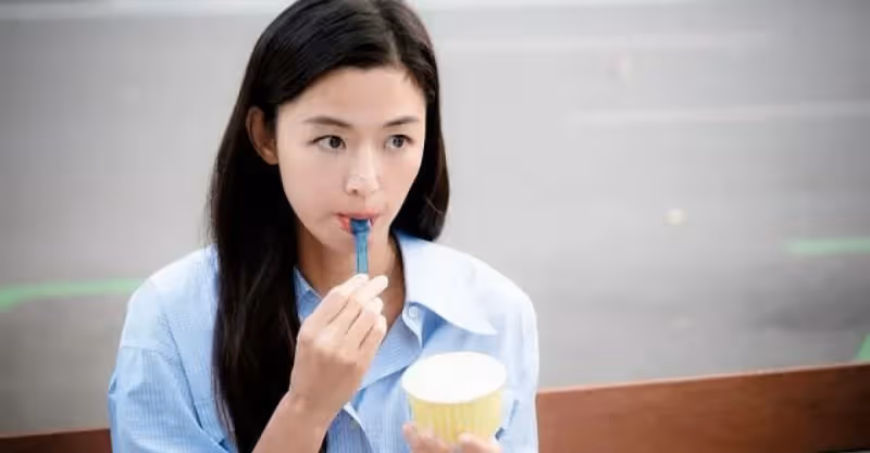 「又吃牢飯嘍」兒媳朋友圈曬月子餐，婆婆默默退出家族群：被懟哭