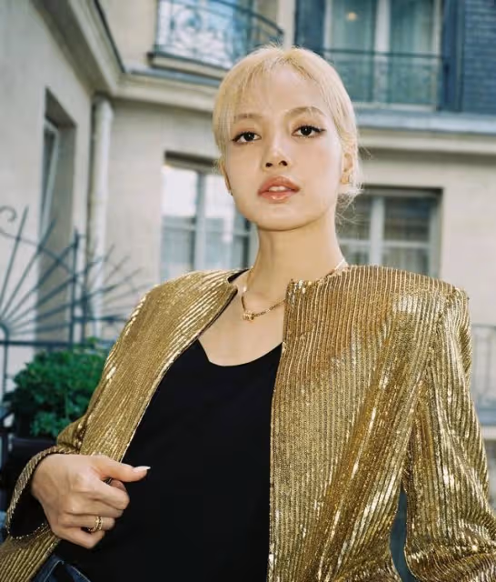 BLACKPINK人間芭比LISA14歲打敗4000人擠進YG!曾因素顏被攻擊