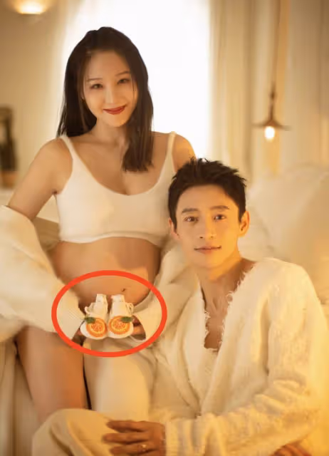 37歲魏晨官宣當爸，曬夫妻孕期寫真，不忘加入橙子等元素取悅粉絲