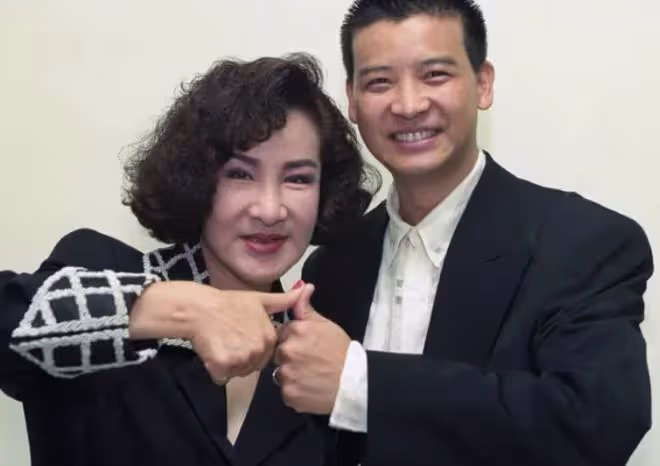 79歲歌后楊小萍去世！結過3次婚情路坎坷，曾被丈夫背叛霸占財產