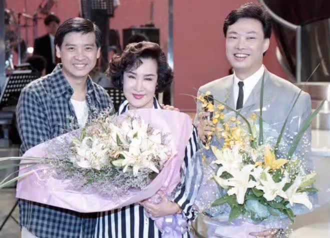 79歲歌后楊小萍去世！結過3次婚情路坎坷，曾被丈夫背叛霸占財產