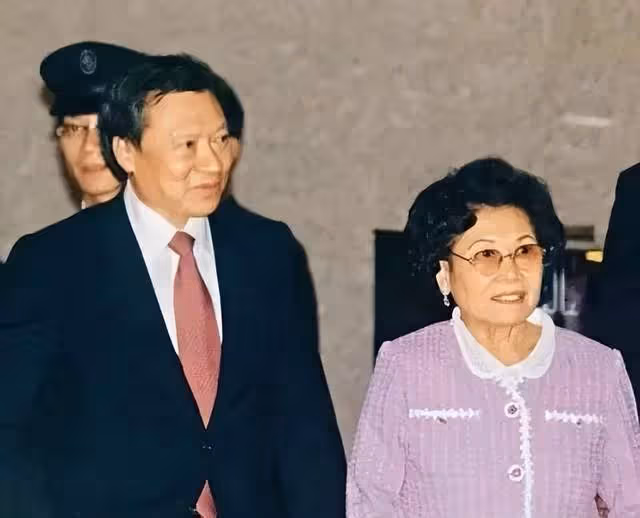 郭炳湘曾為她悔婚，孤身從悍匪手中救回丈夫，李天穎才是豪門贏家