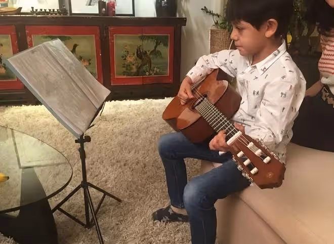 劉燁兒子諾一顏值大幅提升！12歲五官精緻氣質好，被指像外國明星