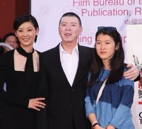 5位當後媽的女星，一輩子沒生育過，如今最大的63歲，最小的44歲