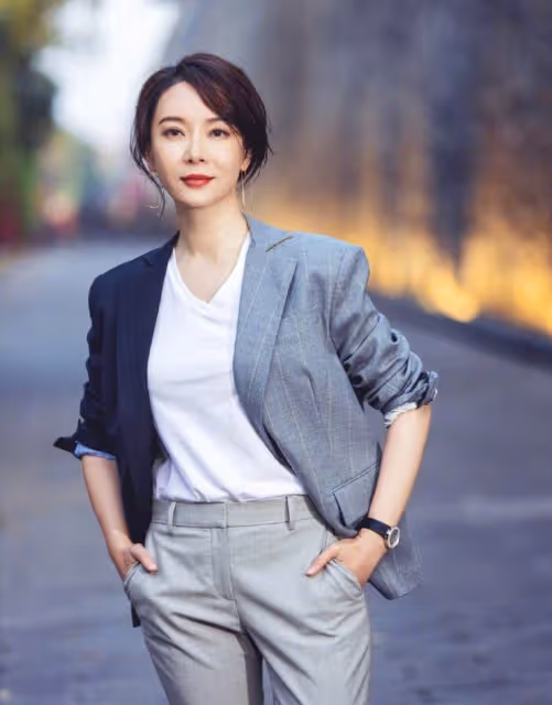 5位當後媽的女星，一輩子沒生育過，如今最大的63歲，最小的44歲