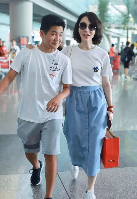 5位當後媽的女星，一輩子沒生育過，如今最大的63歲，最小的44歲