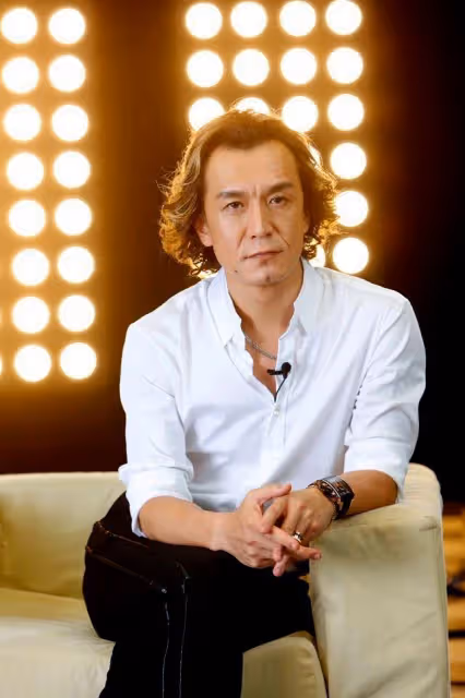 李詠55歲冥壽，妻子哈文曬鬱金香憶亡夫，母女長居美國陪伴他