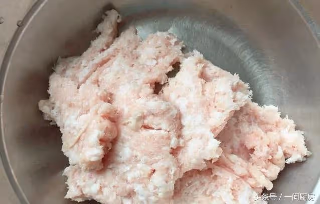 原來午餐肉做法這麼簡單，學會以後從此告別午餐肉罐頭