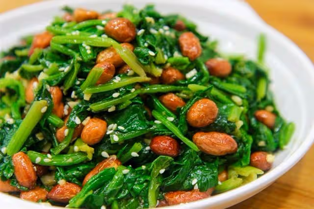 心臟決定壽命!建議中老年:別太節儉,常吃3種護心菜,越吃越年輕