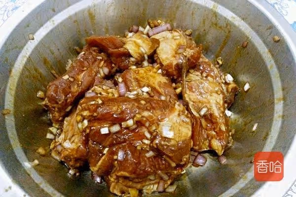 排骨別再清燉了,教你不加一滴油,做出來更軟糯,吃起來更美味!