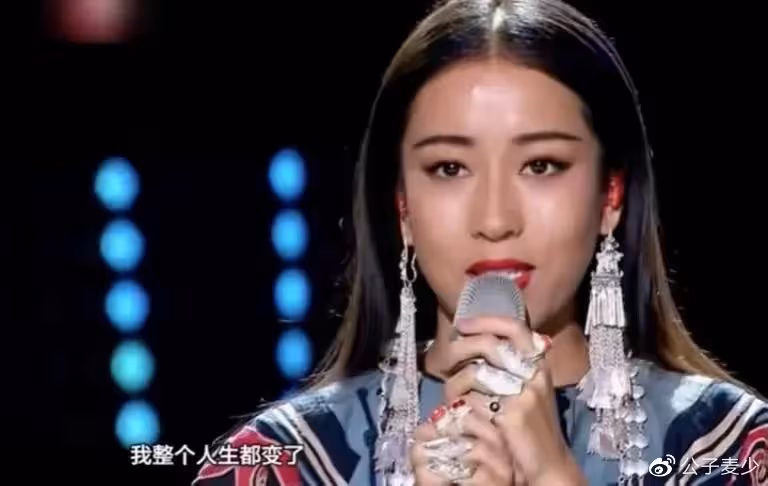 賣慘炫富當小三,立了10年的「淳樸」人設,吉克雋逸終於崩塌了