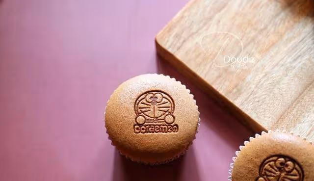 做個小蛋糕,孩子連吃的5個,直說比買的還好吃~