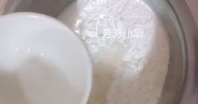 只需要一碗糯米粉，2分鐘學會糯米糕，香甜軟糯又Q彈，全家搶著吃~