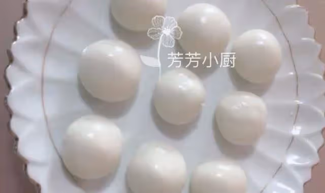 只需要一碗糯米粉，2分鐘學會糯米糕，香甜軟糯又Q彈，全家搶著吃~