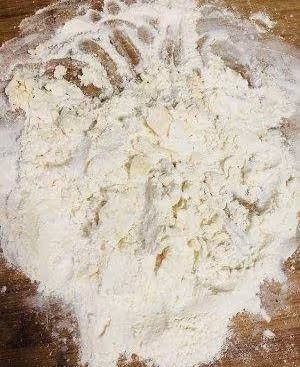 做玫瑰花酥餅加上它,放3天都不會硬,皮酥餡鮮,怎麼吃都不膩~