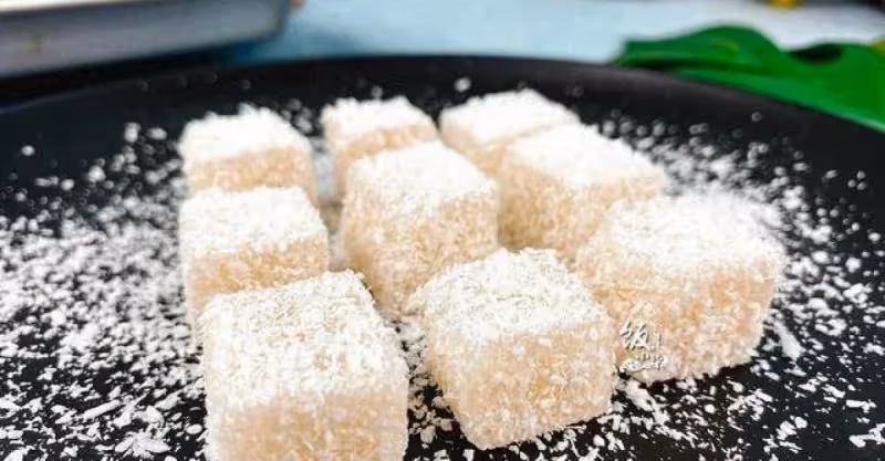 家裡有小孩，給他做雪梨糕解饞，健康又好吃，常吃對喉嚨好~