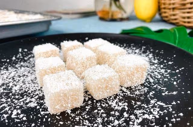家裡有小孩,給他做雪梨糕解饞,健康又好吃,常吃對喉嚨好~