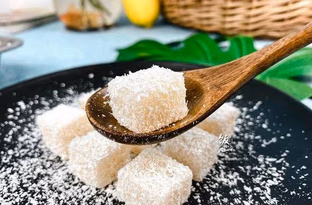 家裡有小孩,給他做雪梨糕解饞,健康又好吃,常吃對喉嚨好~