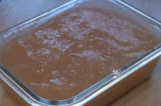 家裡有小孩,給他做雪梨糕解饞,健康又好吃,常吃對喉嚨好~