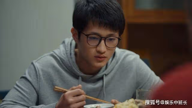 《漫長的季節》看了龔彪對孩子的態度，就會明白他為何願意當接盤俠