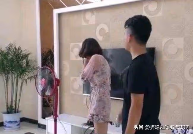 妹妹來俺家住,鄰居阿姨說老婆買菜摔倒,回家就趕走妹妹