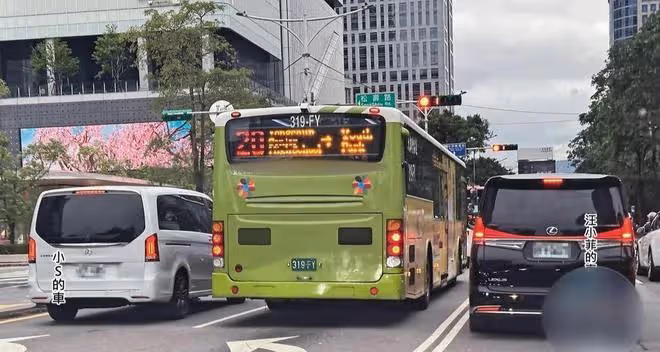 汪小菲:台北和小S相遇被不理睬,到大S家被拒絕進入,太過受氣了