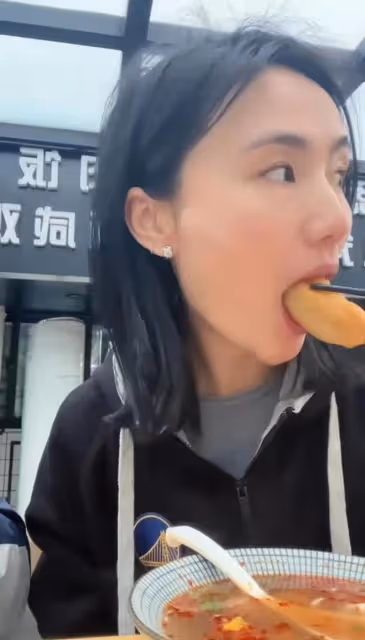 李亞鵬又被罵上熱搜,原因妻子批評早餐店老闆,一碗餛飩48元太貴