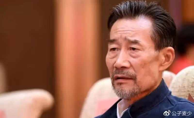 李雪健拍《水滸傳》掙40萬,妻子卻說:千萬別回家,有人等著揍你