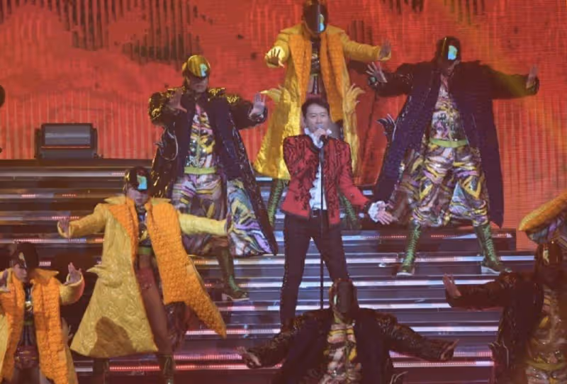 黎明澳門演唱會開鑼,唱90年代金曲全場合唱,全程原地獻唱不跳舞