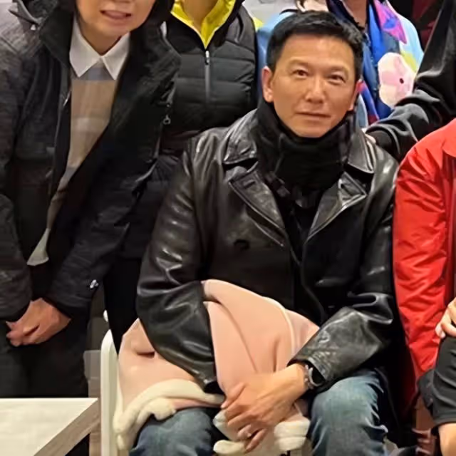 老戲骨澳洲辦結婚60周年派對!乾兒子溫兆倫率一眾明星赴當地參加