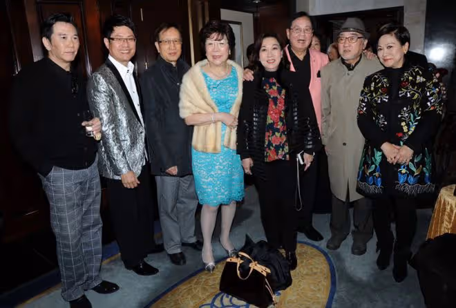 老戲骨澳洲辦結婚60周年派對!乾兒子溫兆倫率一眾明星赴當地參加