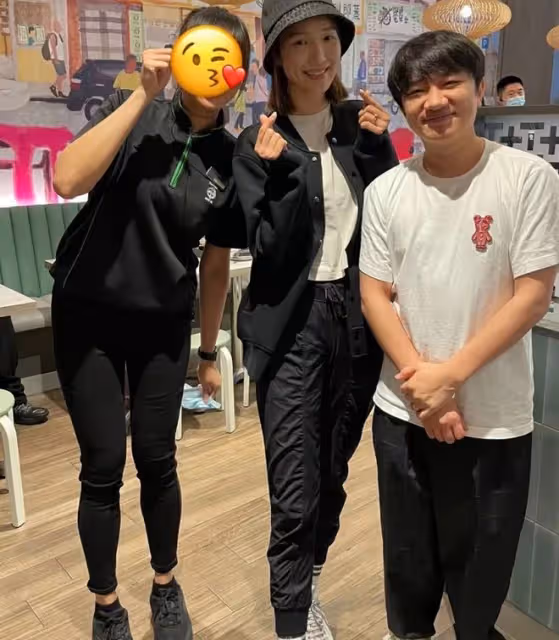 老戲骨澳洲辦結婚60周年派對!乾兒子溫兆倫率一眾明星赴當地參加