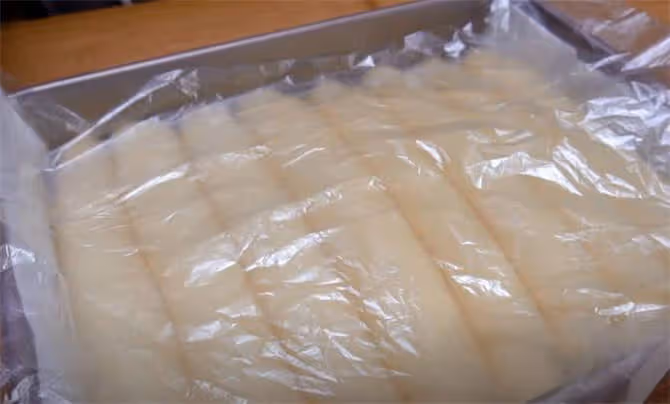 自製麵包,7分鐘揉出手套膜,鬆軟拉絲,比電飯煲蛋糕簡單又好吃