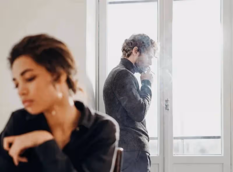 男人的嘴,騙人的鬼!男人在騙女人時,通常有「4個特徵」,中2個他根本不愛你!