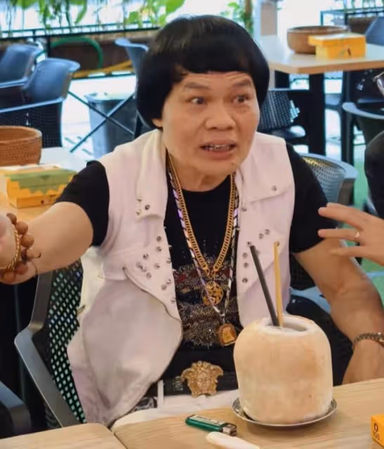 近況曝光!69歲港知名丑角身材樣貌無走樣,轉戰內地更升級當老闆