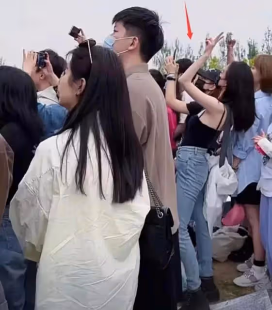 北京那一夜,倪妮體態暴露嚴重缺陷,讓她苦心經營的人設徹底崩塌