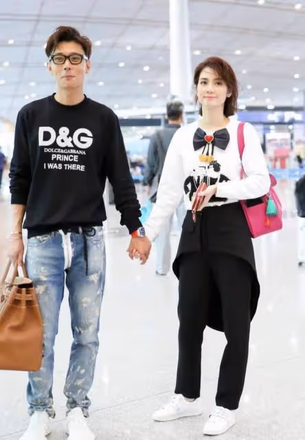 北京這一夜,洪欣撕開了她婚姻假幸福的遮羞布,也絕了張丹峰的路
