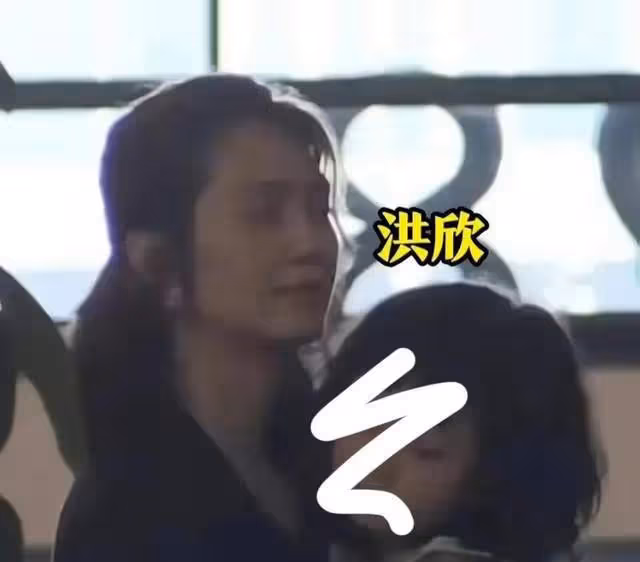 北京這一夜,洪欣撕開了她婚姻假幸福的遮羞布,也絕了張丹峰的路