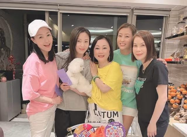 恭喜!香港知名女星公開新戀情,未婚產女遭大20歲前男友家暴
