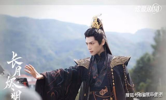 《長月燼明》公冶寂無入魔為妺女報仇,殺死澹臺燼囚禁黎蘇蘇,諦冕也死於他手