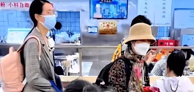 婆孫插隊事件進展:兩人已認識到錯誤,希望四川的老鄉原諒她們